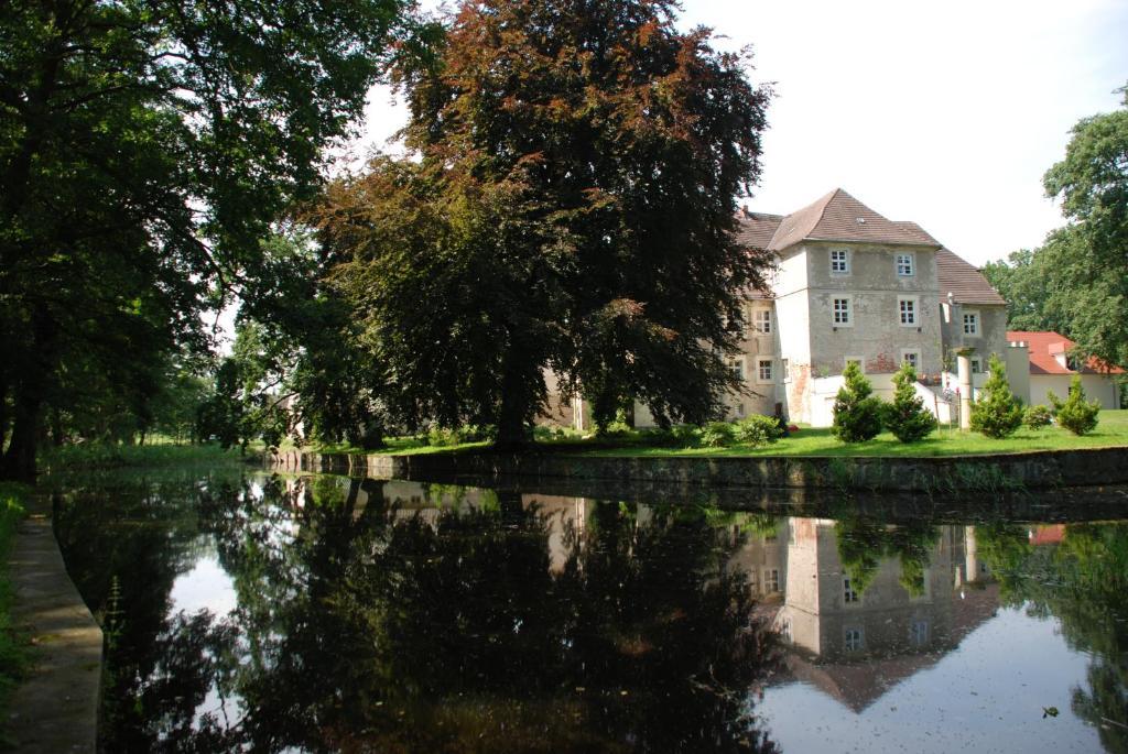 Hotel Wasserschloss Mellenthin Экстерьер фото