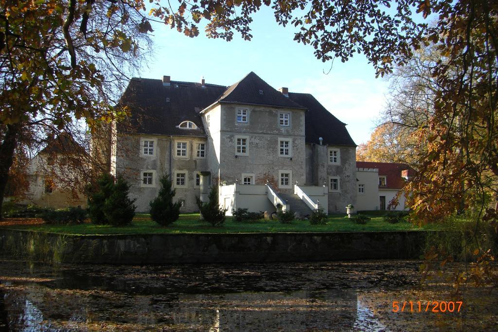 Hotel Wasserschloss Mellenthin Экстерьер фото