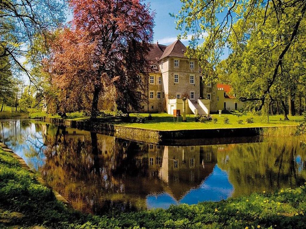 Hotel Wasserschloss Mellenthin Экстерьер фото